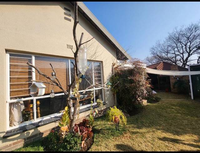 3 BEDROOM HOUSE FOR SALE IN GREENHILLS